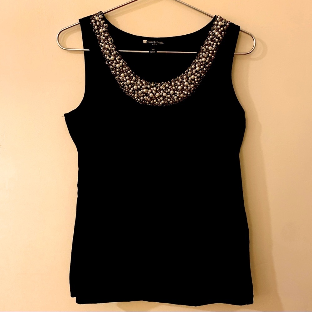 Sleeveless top with faux pearl and bead collar.